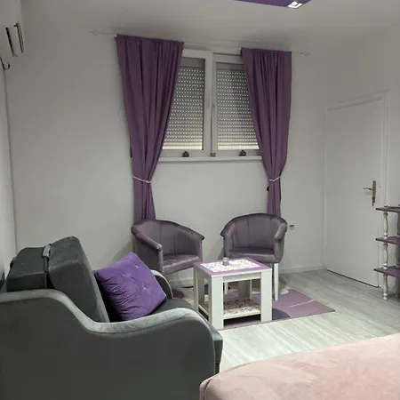 Lilly Apartment *